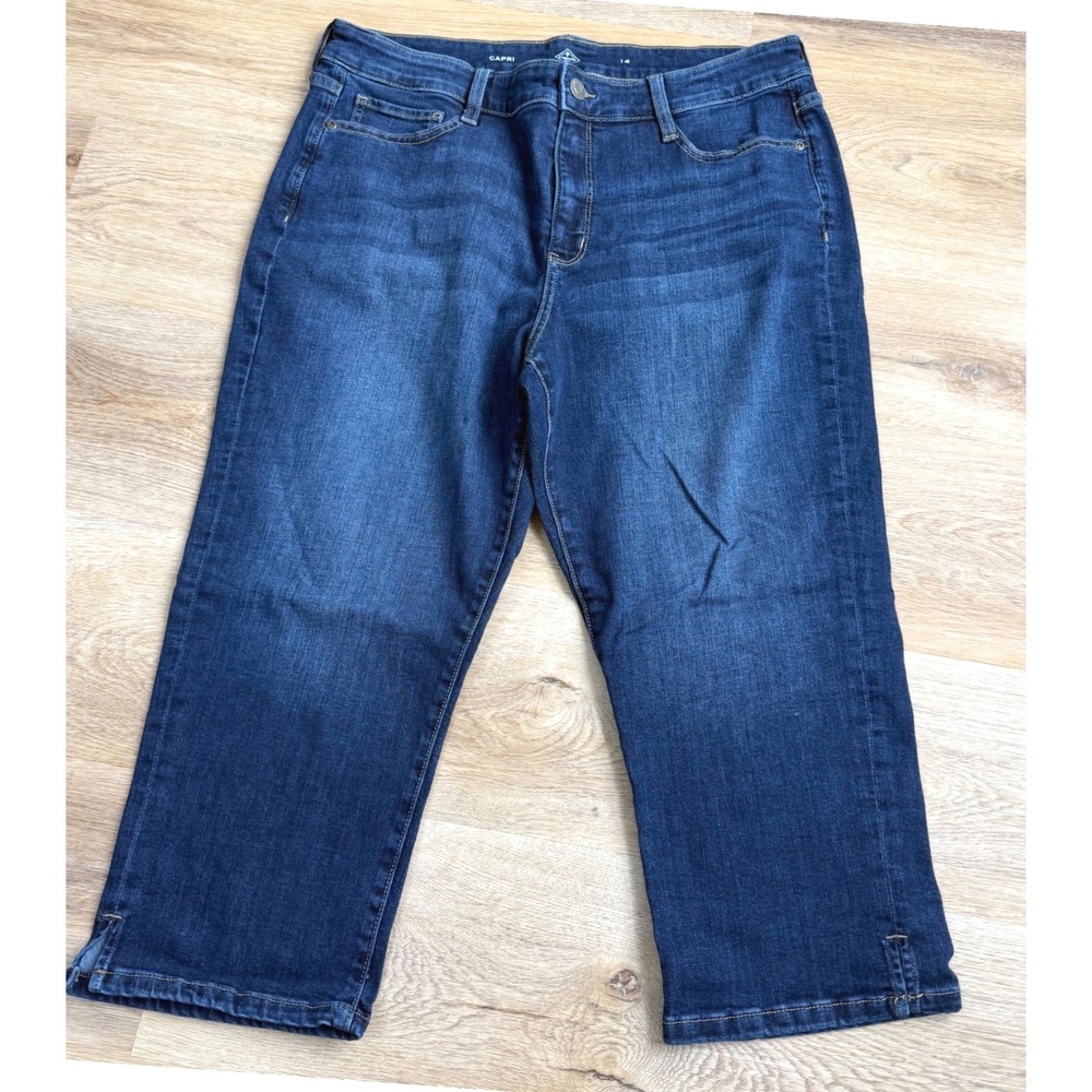St. John's Bay Blue Capri Jeans Women Size 14‎ Summer Casual Travel